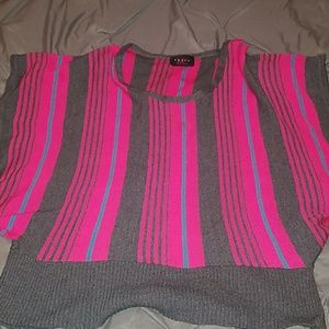 Sweater material top woth oversized sleeves